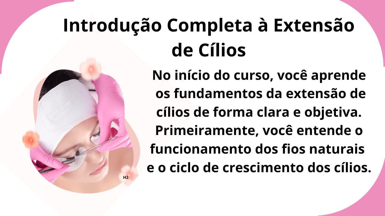 Profissional analisando o formato dos olhos de cliente para escolher o tipo ideal de extensão de cílios.